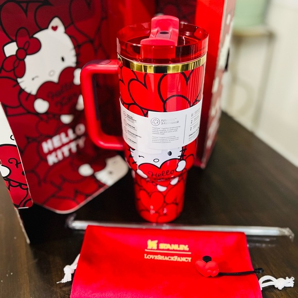 Quencher H2.0 Tumbler 40oz Hello Kitty red design - Picture 5 of 5